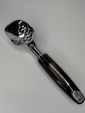Farberware Black and Silver Diamond-Pattern Ice Cream Scoop
